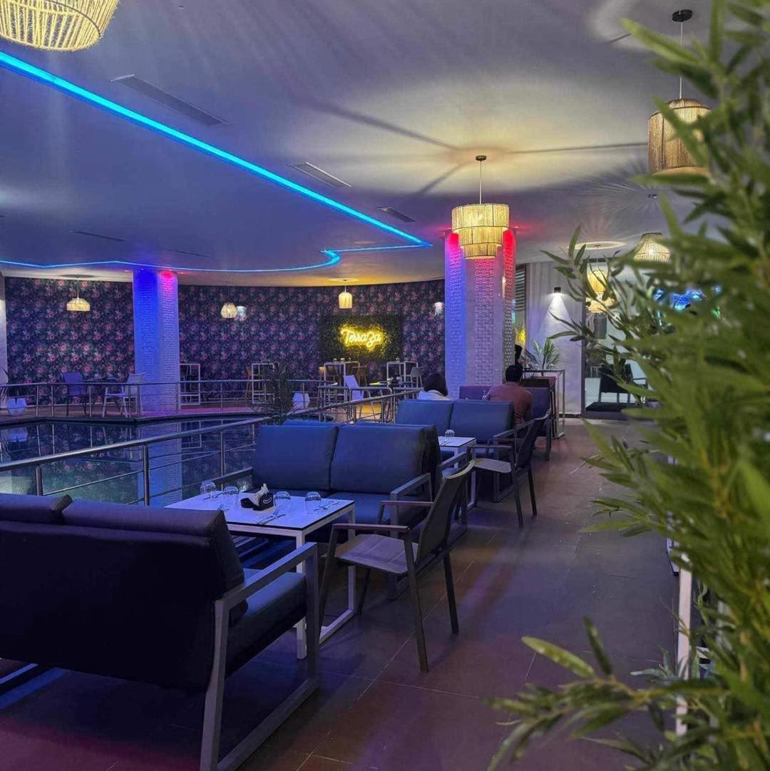 La Tour Blanche Hotel Гамарт Екстериор снимка