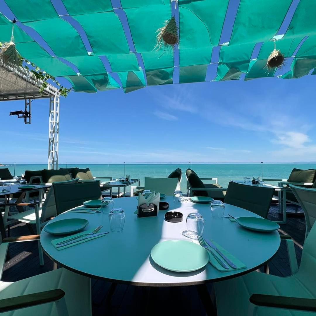 La Tour Blanche Hotel Гамарт Екстериор снимка