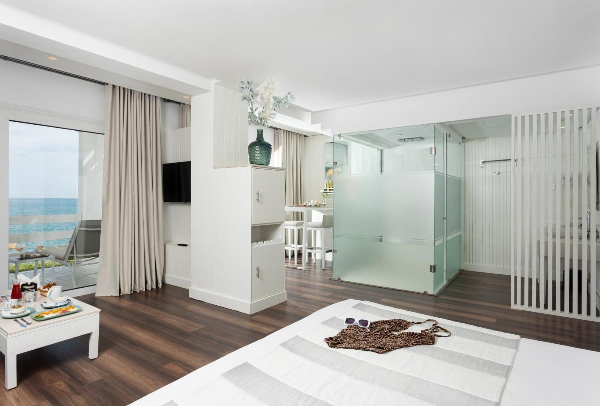 La Tour Blanche Hotel Гамарт Екстериор снимка