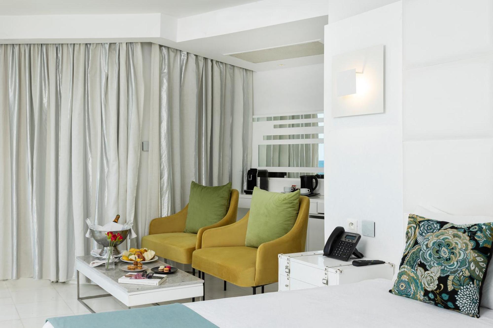 La Tour Blanche Hotel Гамарт Екстериор снимка